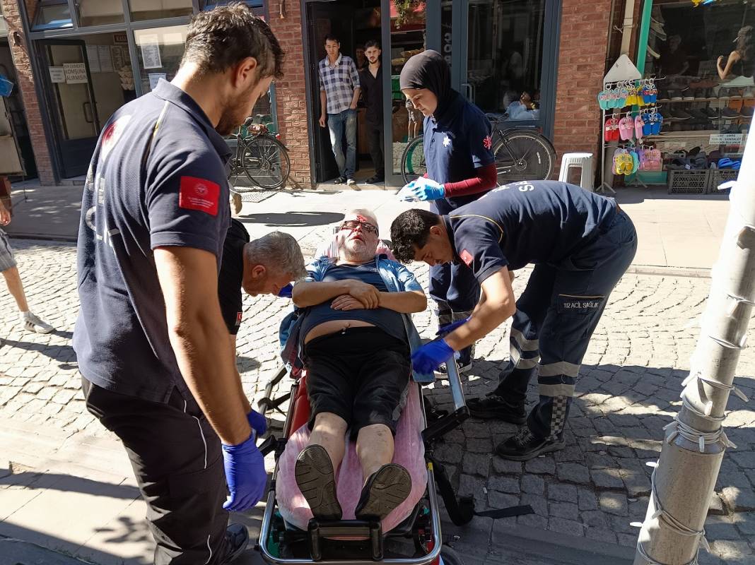 Dikkat, herkesin başına gelebilir! Kaldırımda yürürken kanlar içinde kaldı 3